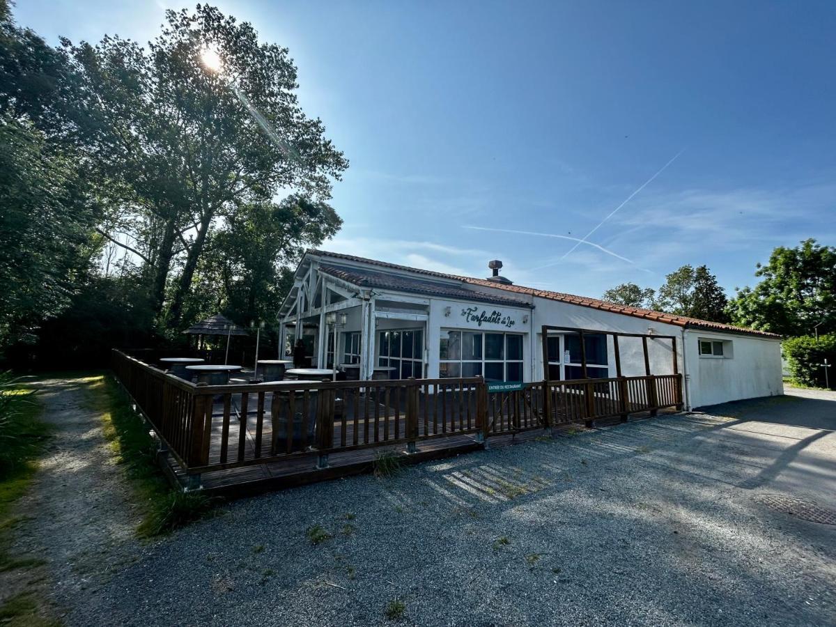 Les Cabanes Du Lac Vandré Eksteriør bilde